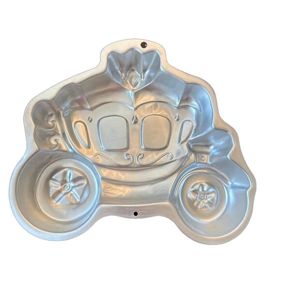 Wilton Princess Carriage Cake Pan #2105-1027 2008 Princess Birthday party - Picture 2 of 4
